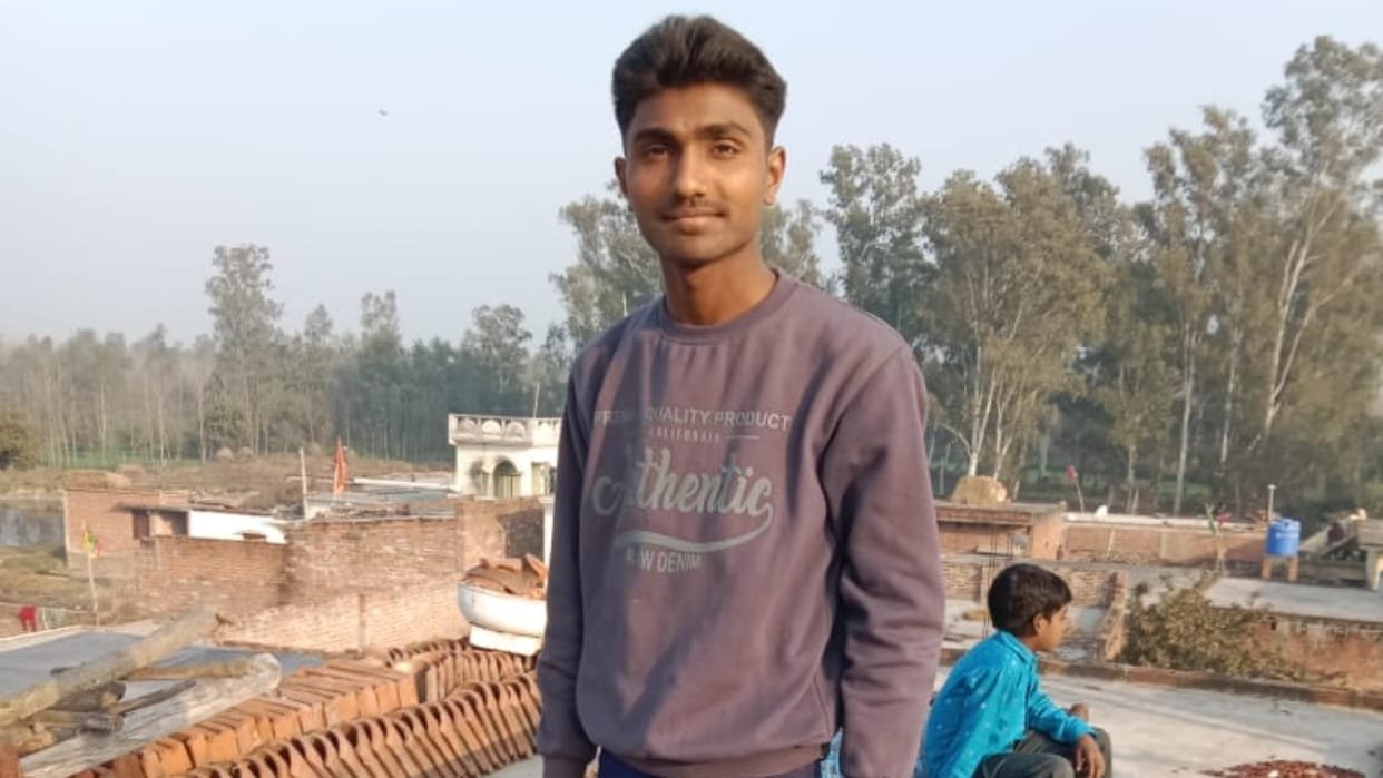 Bareilly News: बस की टक्कर से शाही के कांवड़िये की मौत, मुरादाबाद में हुआ हादसा  बरेली के शाही क्षेत्र के रहने वाले कांवड़िये की सड़क हादसे में मौत हो गई। यह हादसा मुरादाबाद जिले में हुआ। हादसे की खबर मिलते ही उसके परिवार में कोहराम मच गया।