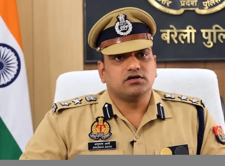 बरेली में 67 दरोगाओं का तबादला: SSP ने एक झटके में बदले थाने और चौकियों के प्रभारी, देखें किसे कहां भेजा  बरेली। बरेली में पुलिस महकमे में एक बार फिर बड़ा फेरबदल हुआ है। कानून-व्यवस्था को लेकर एसएसपी अनुराग आर्य ने 67 दरोगाओं के कार्यक्षेत्र बदल दिए हैं। इनमें थानों में तैनात दरोगाओं के साथ कई चौकी 