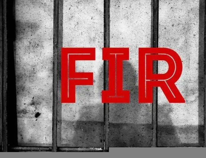 बरेली। इज्जतनगर में लोन की किश्तें नहीं चुकाने पर टाटा कैपिटल हाउसिंग फाइनेंस लिमिटेड ने मकान पर सील और ताला लगा दिया। कंपनी का आरोप है कि मकान मालिक दंपती ने सील और ताला तोड़कर दोबारा मकान पर कब्जा कर लिया और उसमें रहने लगे। मामले में कंपनी के कलेक्शन मैनेजर ने दंपती और उनके अज्ञात साथियों के खिलाफ